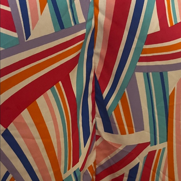 Vibrant Multicolor Geometric Print Blouse - Picture 4 of 5